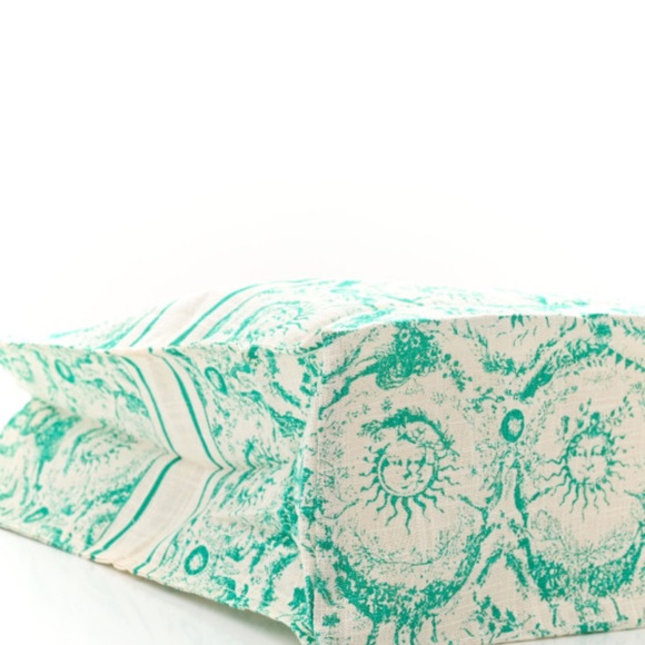 NEW (still in sealed package) 2024 Christian Dior Riviera tote. - Picture 4 of 8